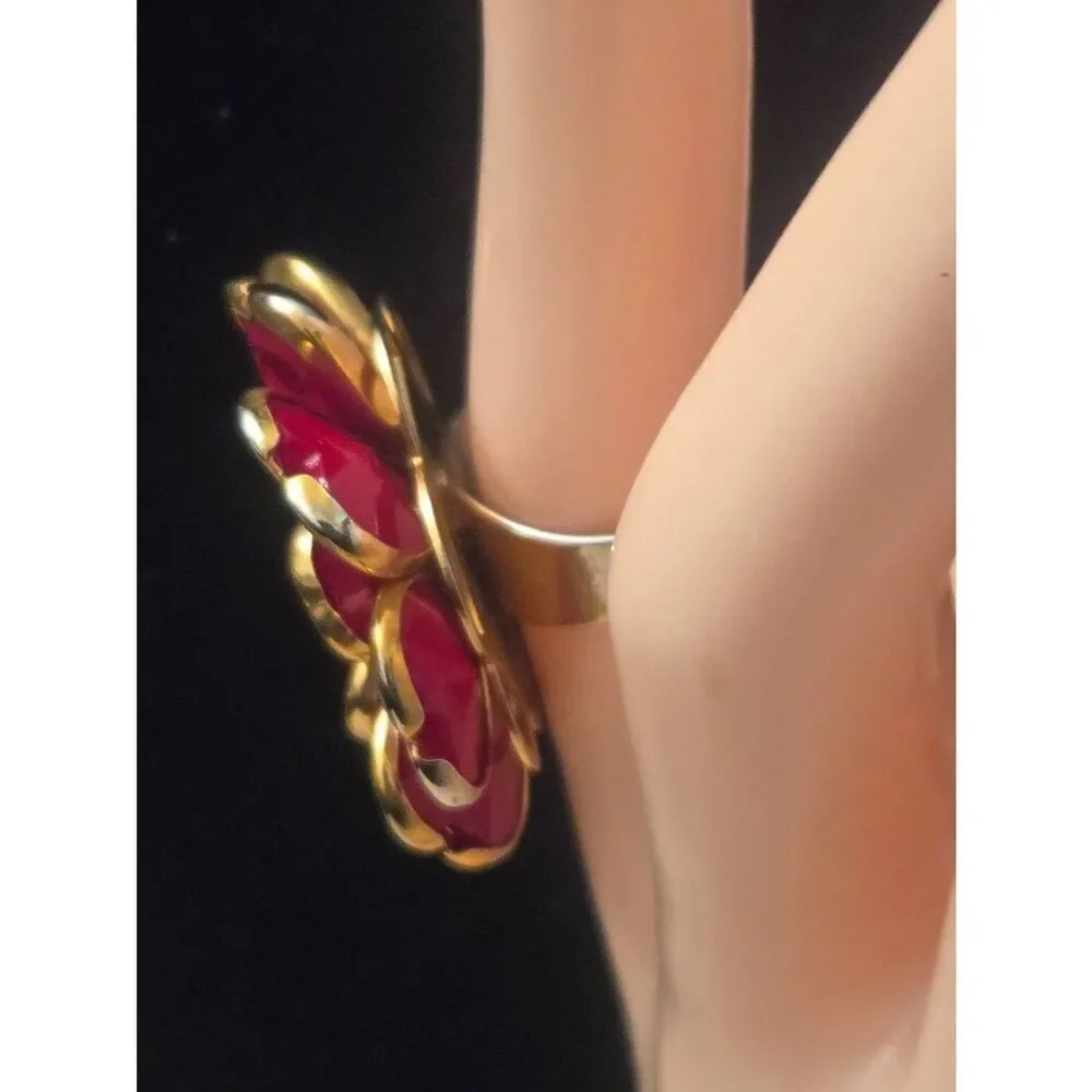 Women's Vintage Red Bead Flower W/ Gold Tone Adjustable Ring